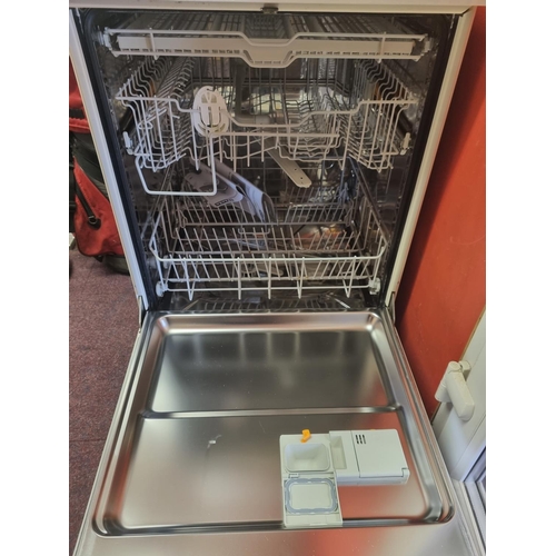 2 - 1 x Miele eco sensor dishwasher