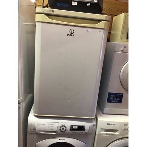 5 - 1 x indesit white fridge