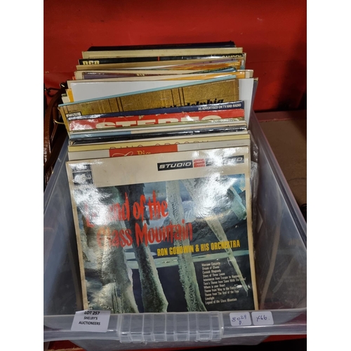 257 - 66 assorted vinyl lps