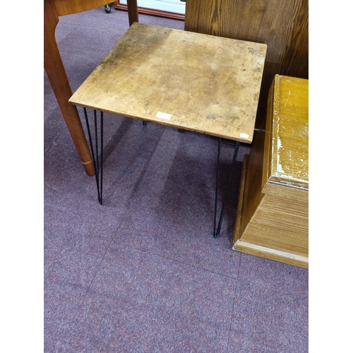 91 - 1 x 1960s hairpin metal leg table