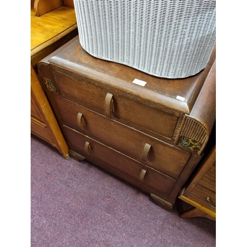 75 - 1 x Lloyd loom kidney shape glass topped linen basket