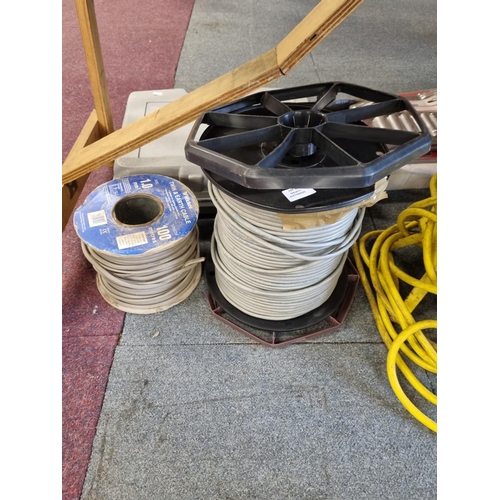 39 - 1 x large reel of electrical cable and 1 x small one cable reel