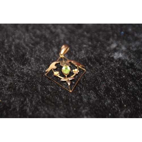 109 - 1 x 9ct gold peridot inset deco pendant