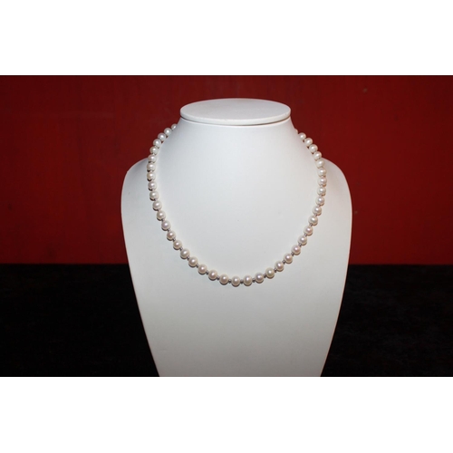 146 - 1 x 9ct white gold ball and pearl necklace