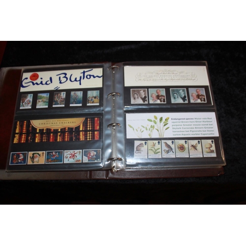 300 - 1 x stamp album containing Royal Mail mint stamps 1995