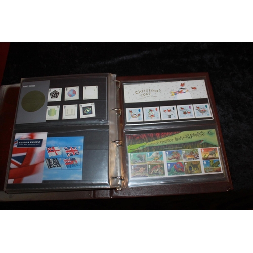 300 - 1 x stamp album containing Royal Mail mint stamps 1995