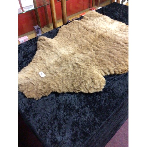 254 - 1 x brand new Devonia real sheepskin rug