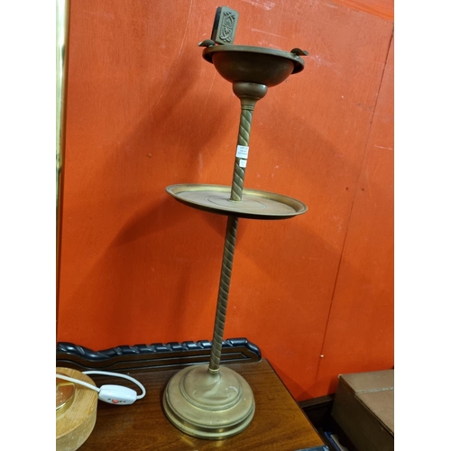 172 - 1x Brass cigarette stand