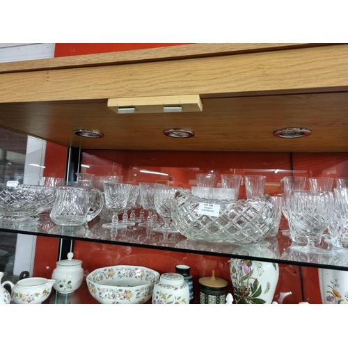 398 - 1x collection of glassware items