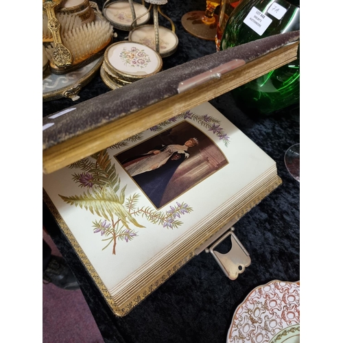 449 - 1x Victorian picture album