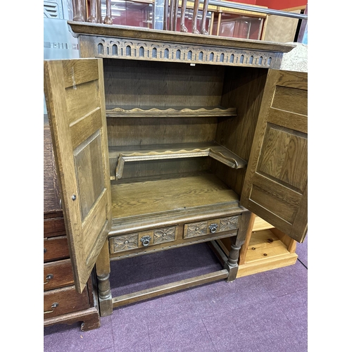 29 - 1x old charm furniture oak cocktail cabinet