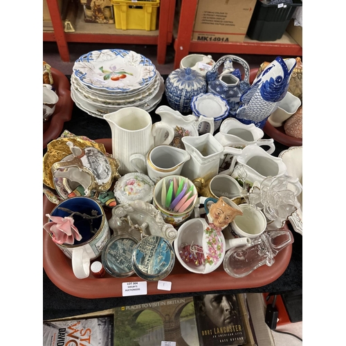 304 - 1x tray containing pottery including glassware items