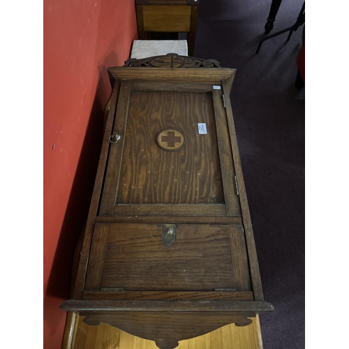 48 - 1x 1920s oak medicine cabinet