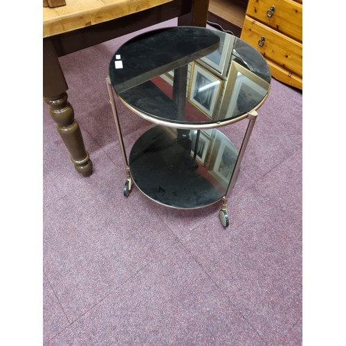 74 - 1x glass shelf tea trolley