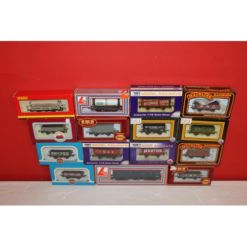 223 - 15 x various makes of 00 gauge goods vehicles appear as new