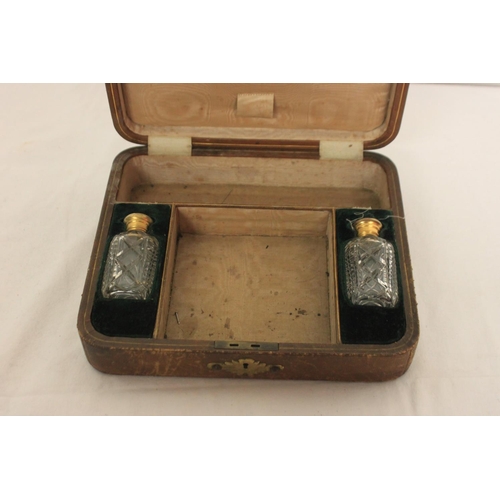 460 - 1x Egyptian ladies perfume box with 2 bottles (11x9inch)