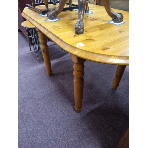 100 - 1x pine dining table