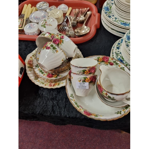 460 - 1x selection of english rose potteryware items