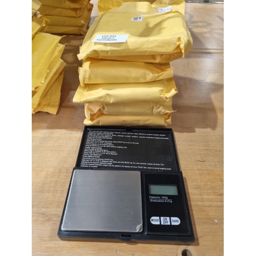 271 - 6 x new in package jewellery weigh scales capacity 200g