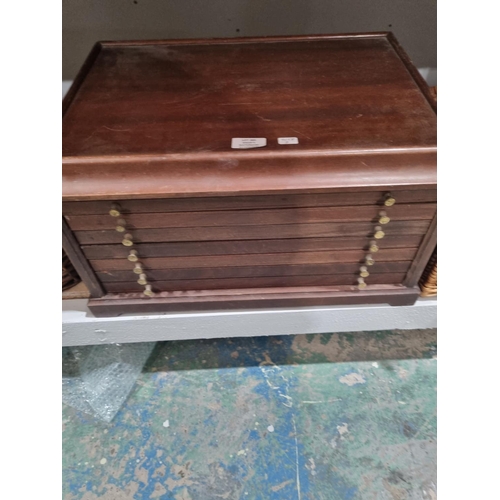 385 - 1 X LRGE WOODEN COIN COLLECTORS CASE