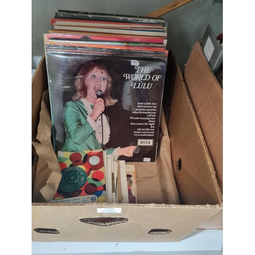 391 - SELECTION OF VARIOUS LPS AND SINGLES