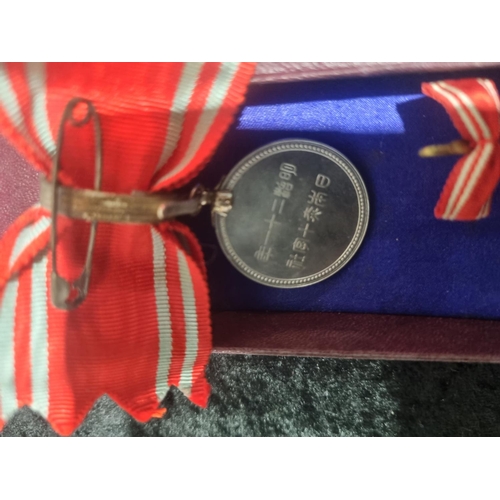 61 - 1 X JAPANESE RED CROSS WOMENS BAGE WITH PIN