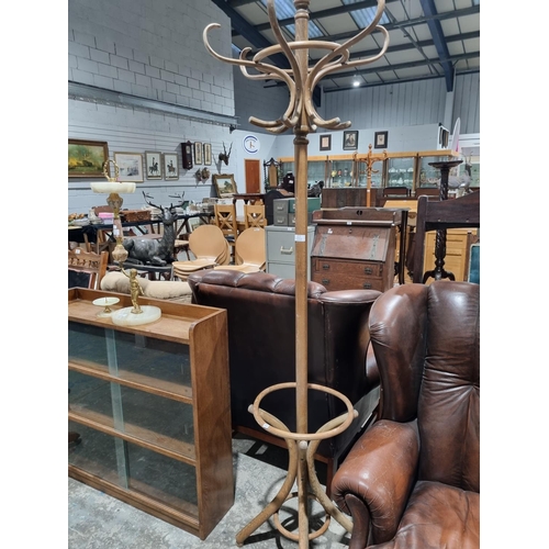 32 - 1 X BENT WOOD COAT STAND