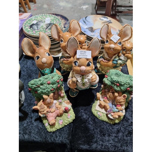 362 - 4 X LARGE PENDELFIN FIGURES WITH MINSTER WARE BOOKENDS