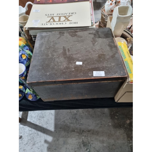 370 - 1 X VINTAGE SEWING BOX WITH CONTENTS