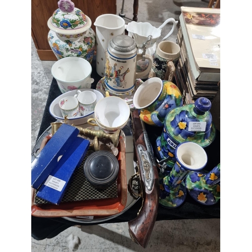 371 - LARGE AMOUNT OF POTTERY WARE WITH MIRROR ETC