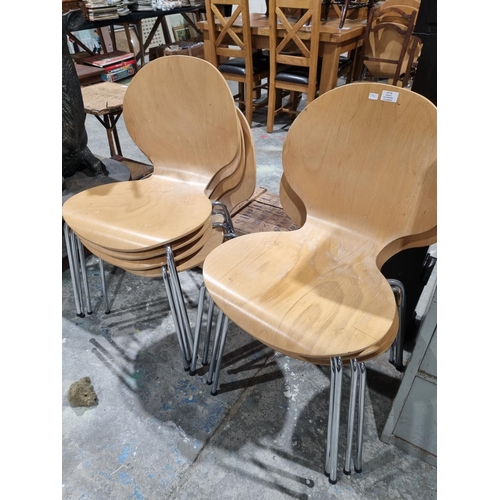 62 - 6 X WOODEN AND METAL FRAMED 1980S CHAIRS