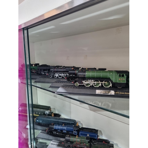 126 - 6  X STATIC 00 MODELS LOCOS