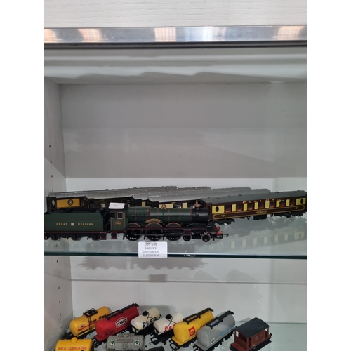 130 - D CC C FITTED GWR WINDSOR CASTLE LOCO AND 5 PULLMAN COACHES HORNBY