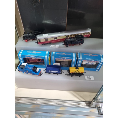 171 - 1 X HORBY THOMAS LOCO AND 3 BOXED AND 2 UNBOXED THOMAS WAGONS