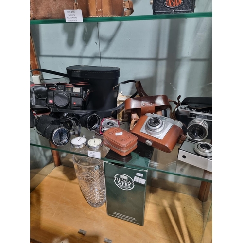 211 - SELECTION OF VINTAGE CAMERAS ETC