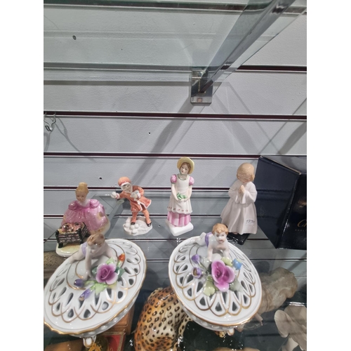 259 - 2 X ROYAL DOULTON FIGURES WITH ROYAL WORCESTER FIGURE ETC