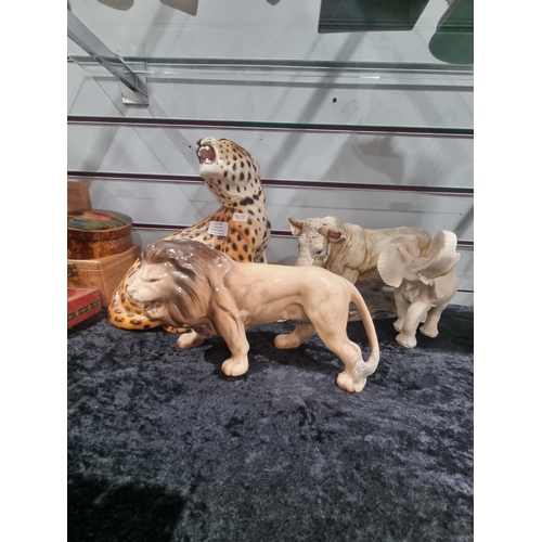 299 - 1 X ITALIAN CHEETAH FIGURE WITH LION FIGURE ETC