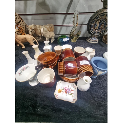 301 - SELECTION OF WEDGEWOOD POTTERY WARE ETC