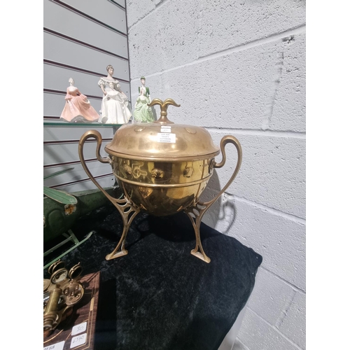 319 - 1 X LARGE ARTS AND CRAFTS  BRASS COAL SCUTTLE