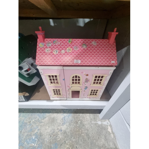 320 - 1 X  WOODEN DOLLS HOUSE