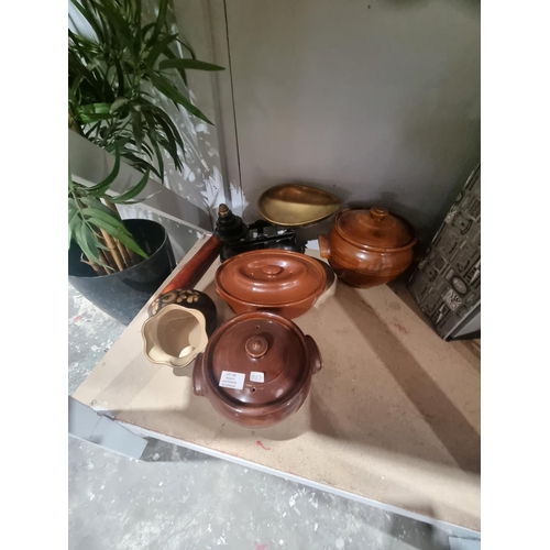 338 - SELECTION OF EARTHEN WARE ITEMS