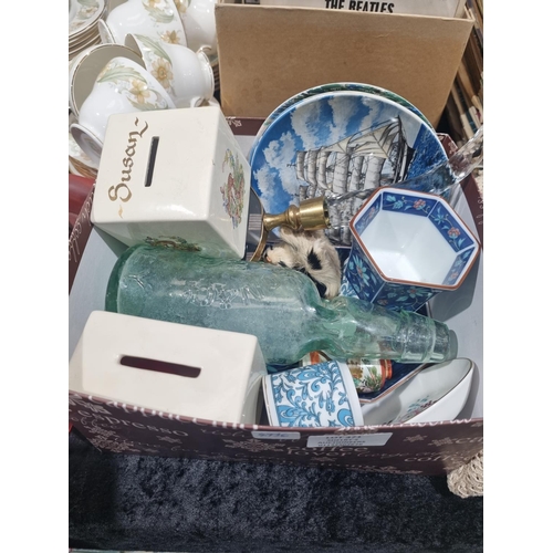 371 - 1 X SMALL BOX OF POTTERY WARE