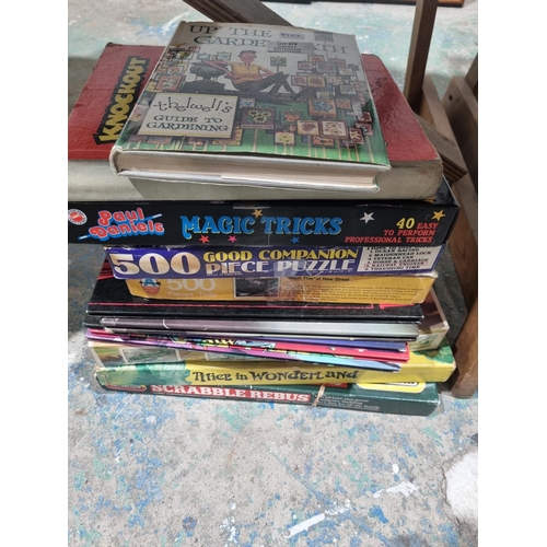 373 - SELECTION OF GAMES PUZZLES AND BOOKS