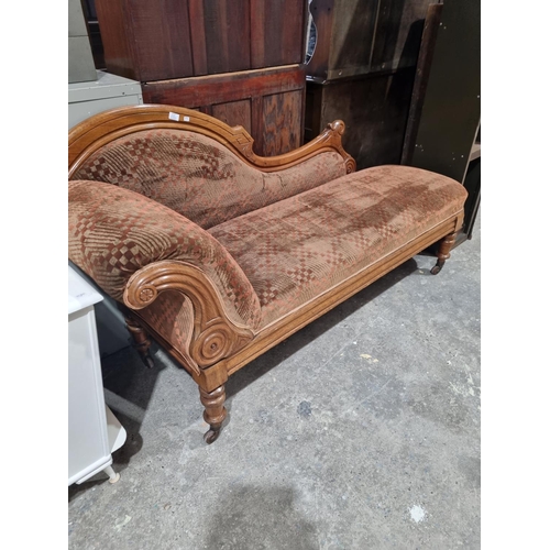 39 - 1 X EDWARDIAN OAK CHAISE LOUNGE