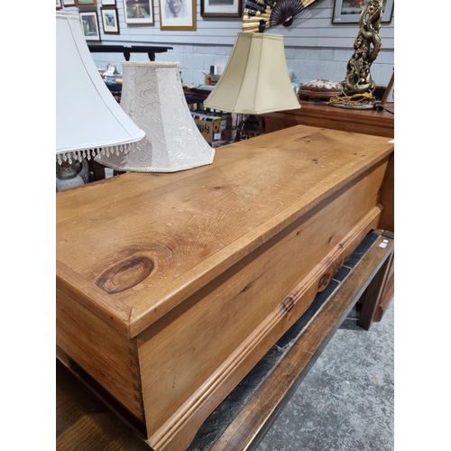 89 - 1 X VERY LARGE PINE BLANKET BOX