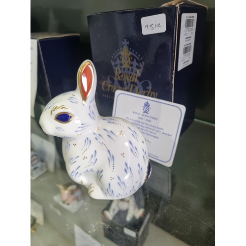 211 - 1X ROYAL CROWN DERBY SNOWY RABBIT GOLD PIN WITH BOX AND CERT 2002