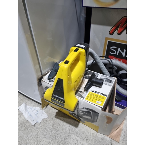 2 - 1 X KARCHER K25E POWER BRUSH VACUME