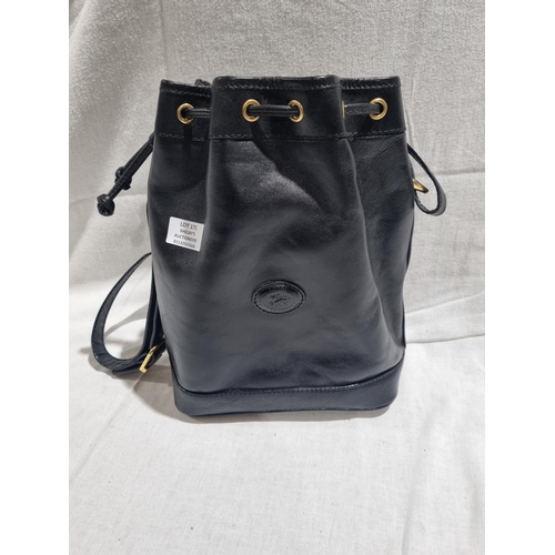 377 - 1 X LUGI BLACK ITALIAN LEATHER HAND BAG RRP 70