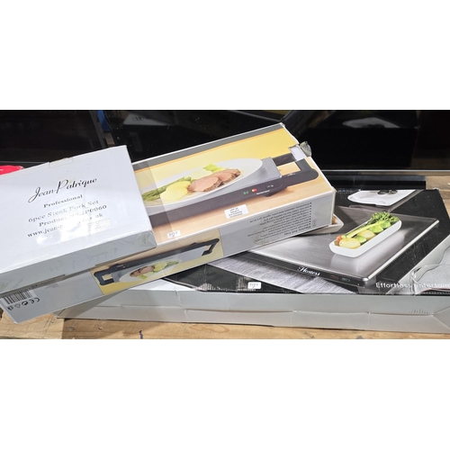 12 - 1 X HOT TRAY WITH STEAK KNIFE SET ETC