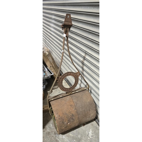 49 - 1 X VICTORIAN CONCRETE BASE ROLLER